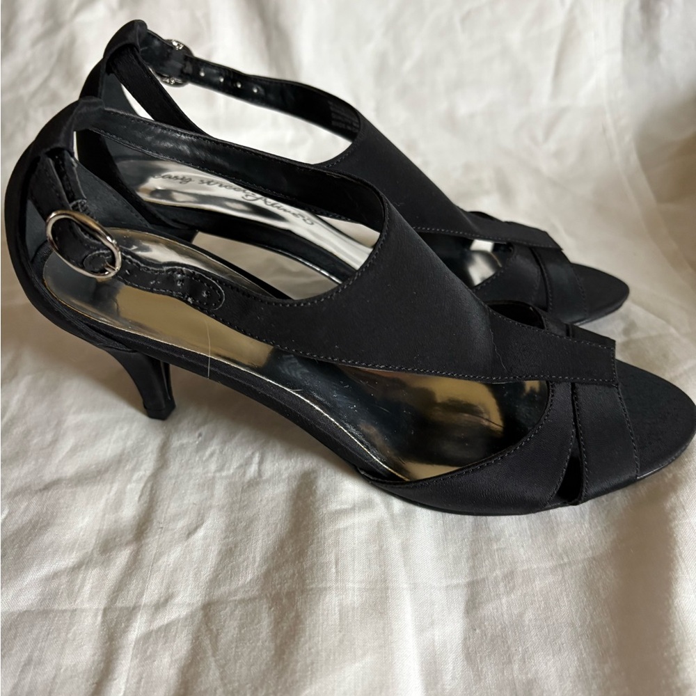 Easy Street Alive Elegant Black Women's Heels size 6 1/2 M New - Picture 3 of 8